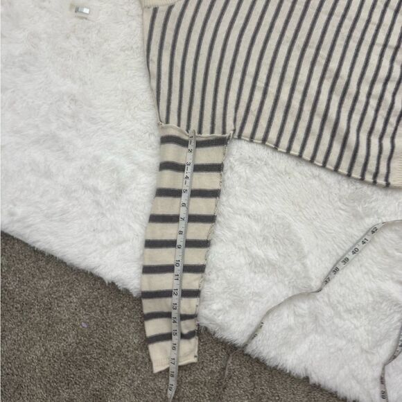 Madewell Turtleneck Sweater in Gray and White Stripes - Picture 12 of 13